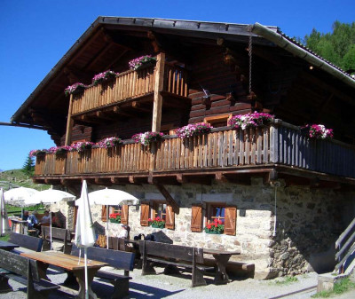 Alpine pasture huts & inns